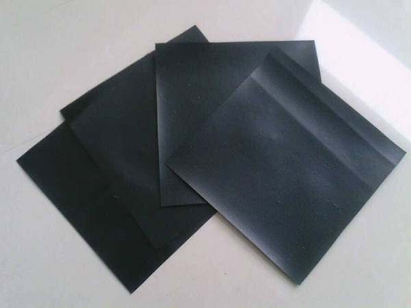 HDPE防滲膜施工的注意事項(xiàng)